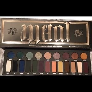 Kat Von D Metal Matte Eyeshadow Palette